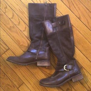 Tall Timberland boots with buckle ✨